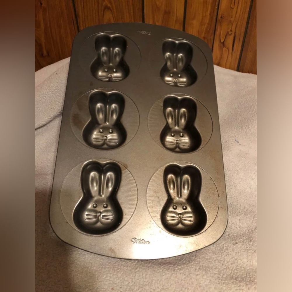 Wilton Silver Bunny Mold Pan
